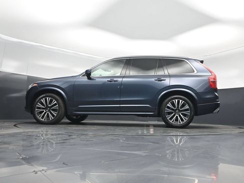 Used 2021 Volvo XC90 T5 Momentum w/ Protection Package Premier AWD/4WD image 6