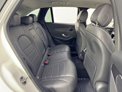 Used 2021 Mercedes-Benz GLC 300 w/ Premium Package image 39