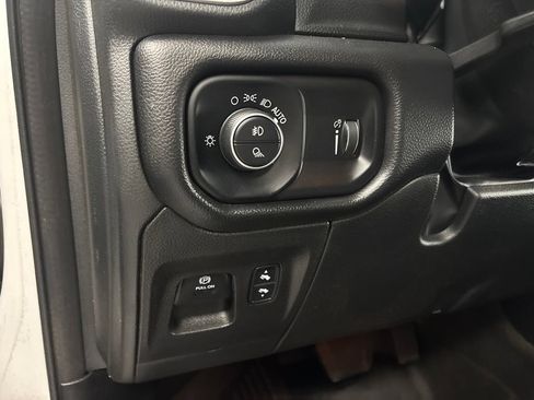 Used 2022 RAM 1500 Big Horn AWD/4WD image 14