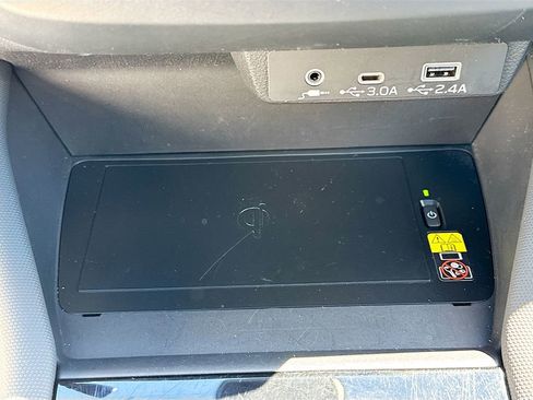 Used 2025 Subaru Forester Premium image 20