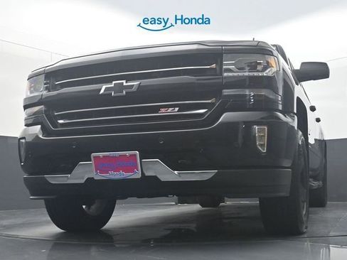 Used 2017 Chevrolet Silverado 1500 LTZ Z71 w/ Realtree Edition AWD/4WD image 28