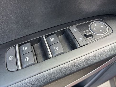 Used 2025 Kia Soul LX FWD image 14