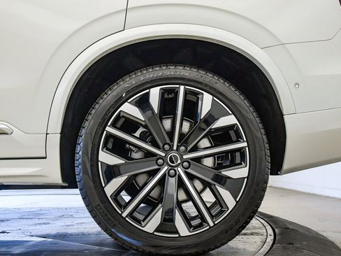 Certified 2025 Volvo XC90 B6 Plus w/ Protection Package Premier image 10