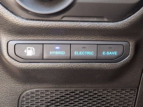 Used 2022 Jeep Wrangler Unlimited Sahara w/ Cold Weather Group image 23