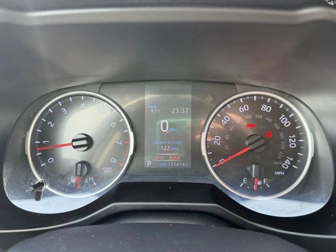 Used 2019 Toyota RAV4 LE AWD/4WD image 22