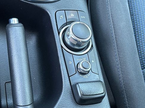 Used 2018 Toyota Yaris iA FWD image 25