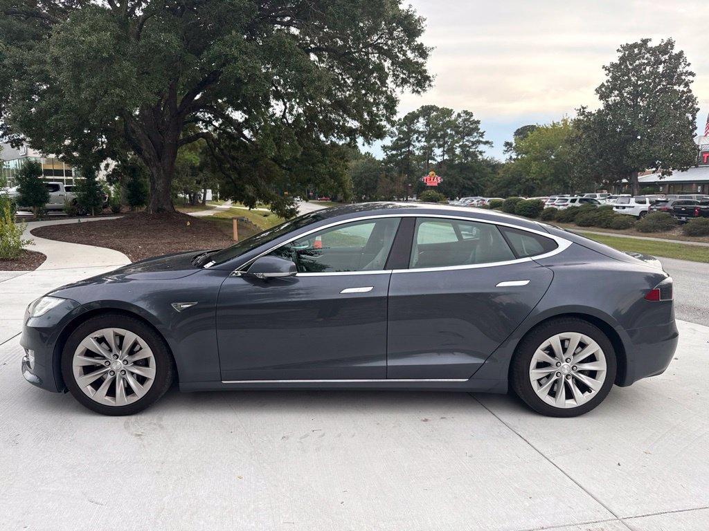 Used 2016 Tesla Model S 60 RWD image 2