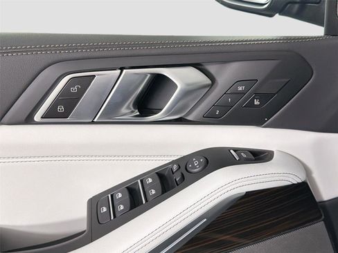 New 2026 BMW X5 xDrive40i w/ Climate Comfort Package image 17