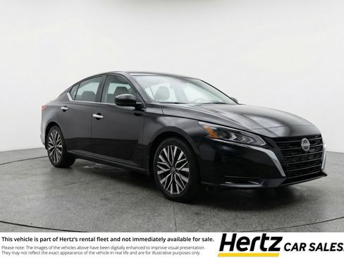 Used 2025 Nissan Altima 2.5 SV FWD image 1