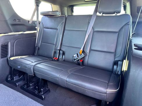 Used 2024 GMC Yukon XL SLT image 17
