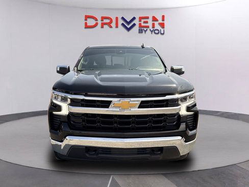 Used 2024 Chevrolet Silverado 1500 LT w/ Z71 Off-Road Package AWD/4WD image 7