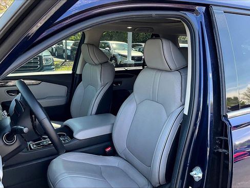 Used 2025 Honda Pilot Elite image 4