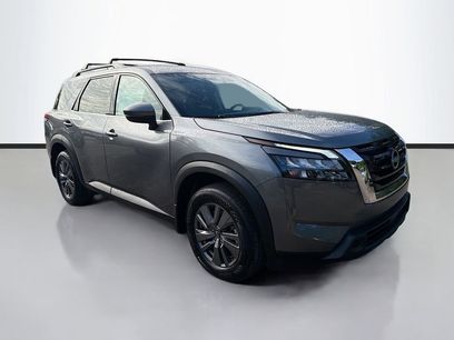 New 2025 Nissan Pathfinder SV