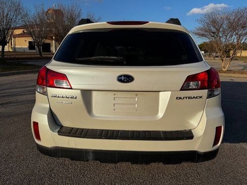 Used 2013 Subaru Outback 2.5i Premium image 12
