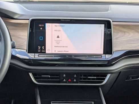 Used 2025 Volkswagen Atlas SE image 20