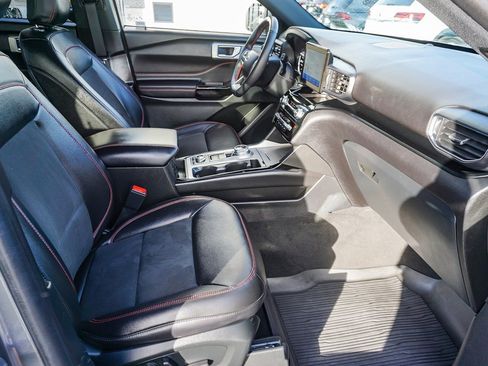 Used 2022 Ford Explorer ST-Line w/ Class IV Trailer Tow Package image 13