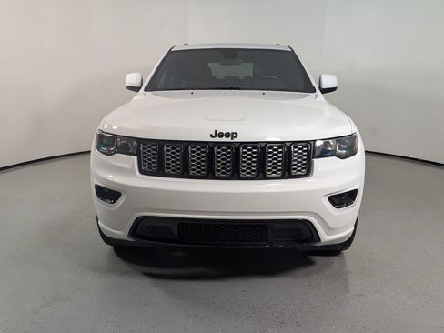 Used 2021 Jeep Grand Cherokee Laredo X AWD/4WD image 2