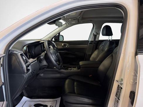 Certified 2022 Kia Sorento X-Line EX AWD/4WD image 12