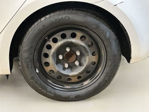 Used 2016 Kia Forte LX image 6