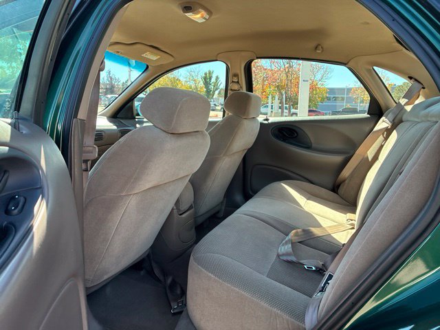 Used 1999 Ford Taurus SE FWD image 15
