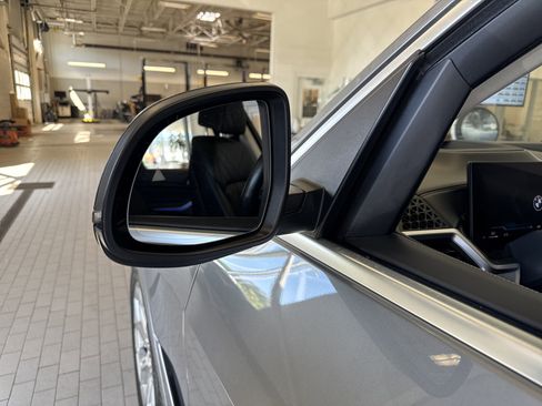 Used 2024 BMW X7 xDrive40i w/ Premium Package image 10