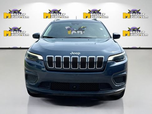 Used 2021 Jeep Cherokee Latitude AWD/4WD image 2