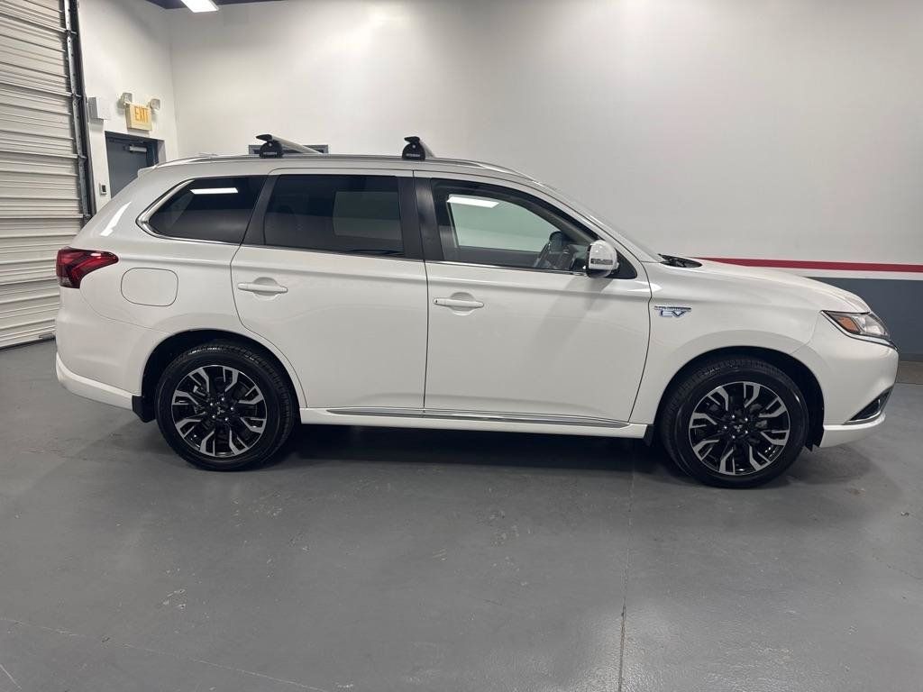 Used 2018 Mitsubishi Outlander SEL AWD/4WD image 6