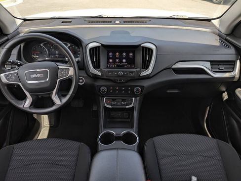 Used 2024 GMC Terrain SLE FWD image 15