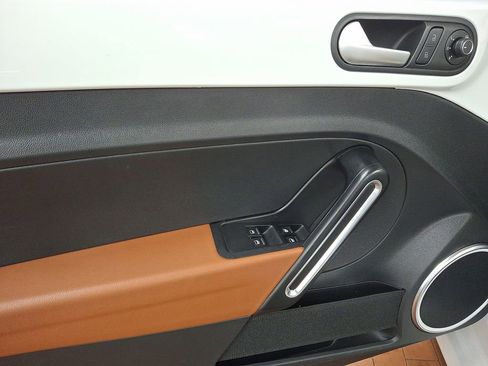 Used 2015 Volkswagen Beetle 1.8T image 10