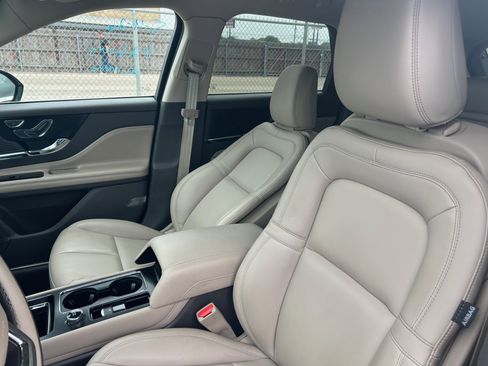 Used 2022 Lincoln Corsair FWD image 16