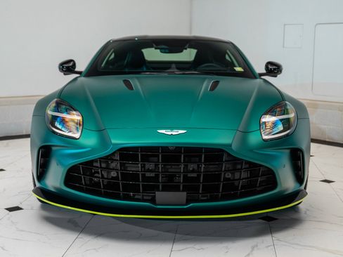Used 2025 Aston Martin V8 Vantage Coupe image 7
