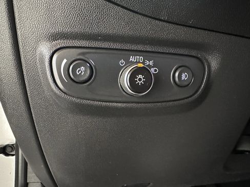 Used 2021 Chevrolet Equinox LT w/ Driver Convenience Package image 48