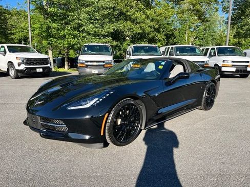 Used 2017 Chevrolet Corvette Stingray Coupe w/ 1LT RWD image 2