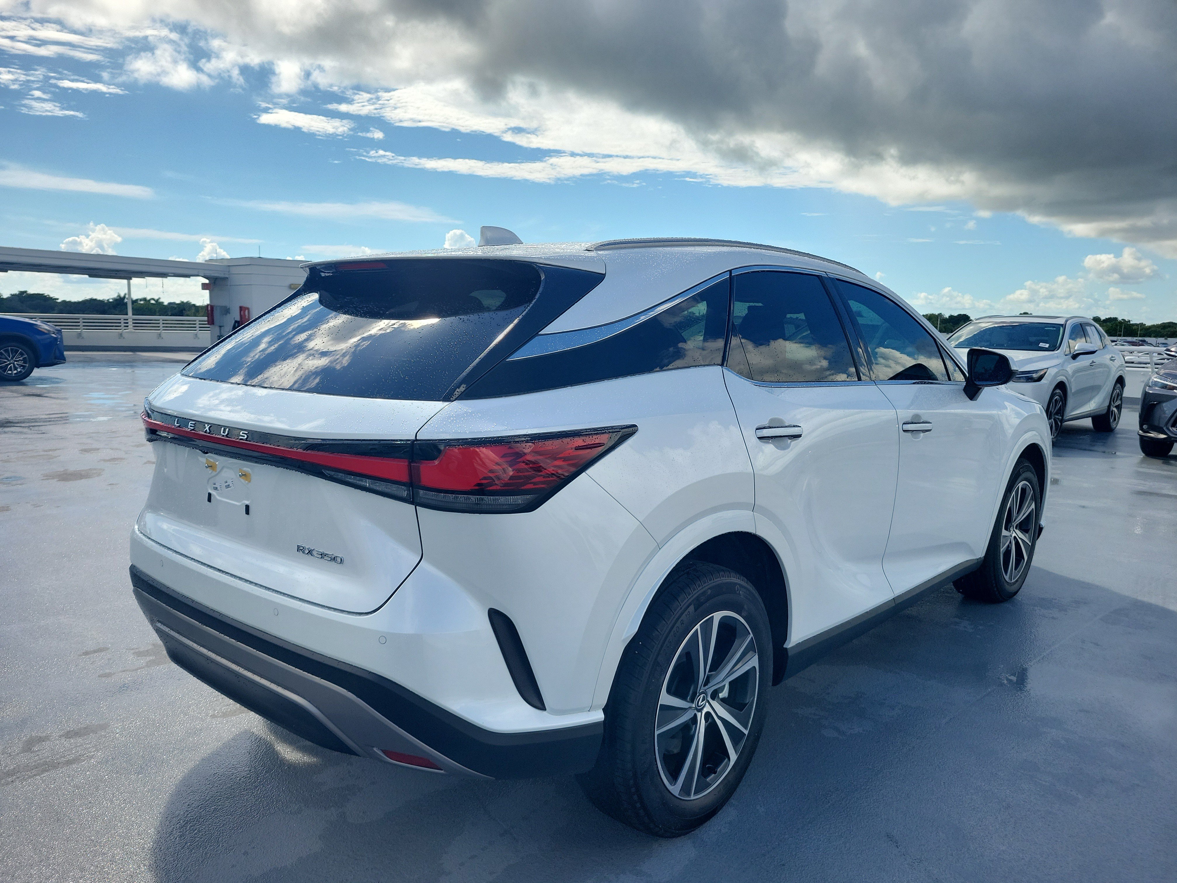 Used 2025 Lexus RX 350 F Sport FWD image 6