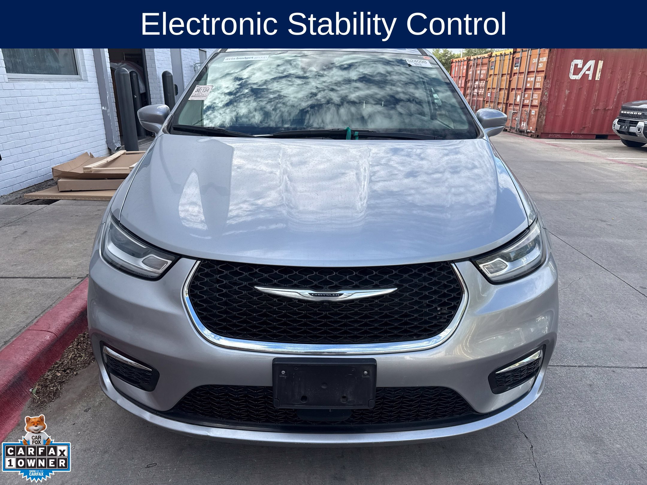 Used 2021 Chrysler Pacifica Touring-L FWD image 9