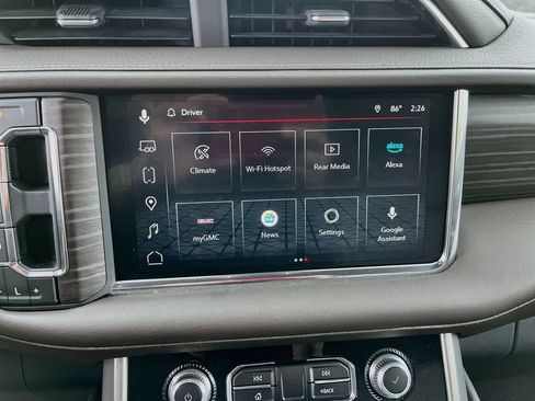Used 2023 GMC Yukon XL Denali w/ Advanced Technology Package AWD/4WD image 14
