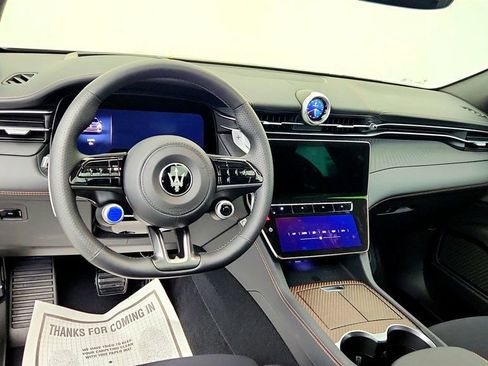 Used 2025 Maserati Grecale Folgore image 13