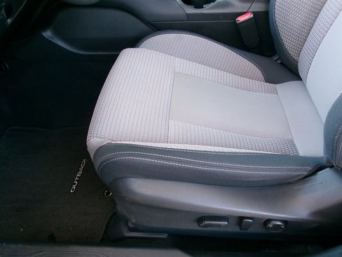 Used 2023 Subaru Outback Premium image 14