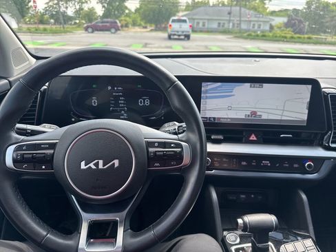 Used 2025 Kia Sportage EX w/ Premium Package FWD image 14