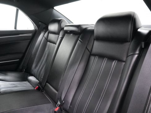 Used 2018 Chrysler 300 S w/ 300S Premium Group image 12