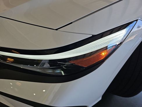 New 2026 Hyundai Elantra Sport FWD image 30