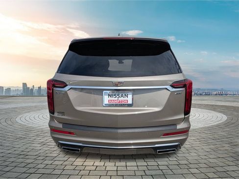 Used 2023 Cadillac XT6 Premium Luxury FWD image 6