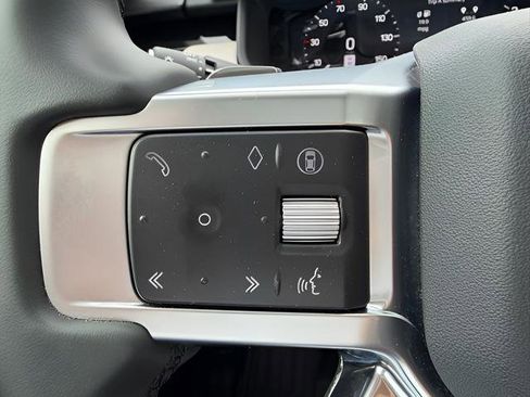 Certified 2025 Land Rover Discovery S AWD/4WD image 18