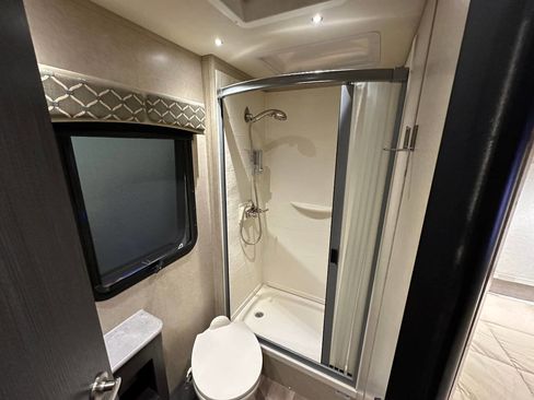 Used 2017 Mercedes-Benz Sprinter 3500 image 28