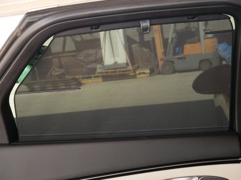 Used 2022 Genesis GV70 2.5T w/ Advanced Package image 28