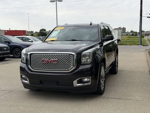 Used 2016 GMC Yukon Denali w/ Open Road Package AWD/4WD image 17