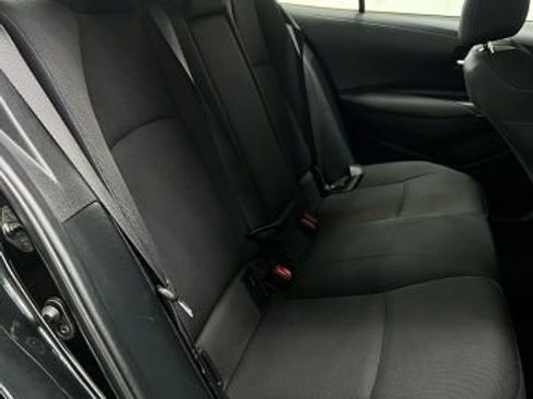 Used 2021 Toyota Corolla LE image 6