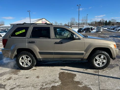 Used 2005 Jeep Grand Cherokee Laredo image 4
