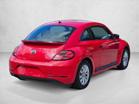 Used 2018 Volkswagen Beetle 2.0T FWD image 5
