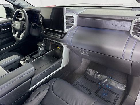 Certified 2024 Toyota Sequoia Platinum image 34